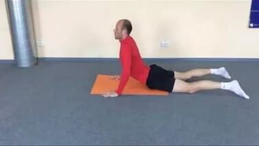 La thérapie par l'exercice aidera à renforcer les muscles du dos affaiblis par l'ostéochondrose.